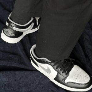 Giày Nike Air Jordan 1 Low Black Medium Grey (Smoke v3) [553558 040] - HÀNG MỚI VỀ